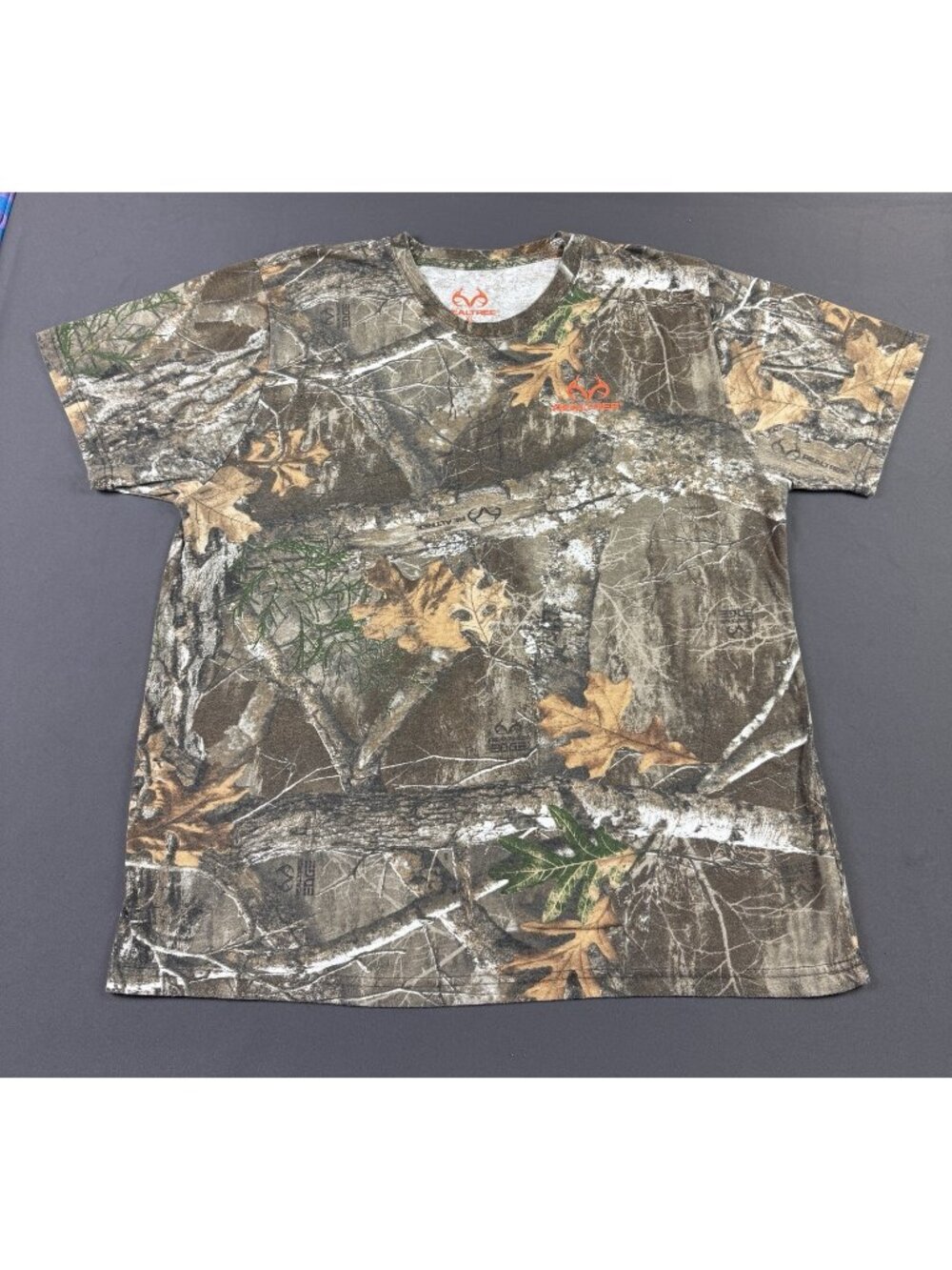 Realtree XL Camo Tee Outdoor Nature Tree Leaves Streetwear Hype Shirt